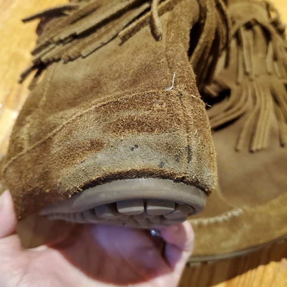 Minnetonka size 6 chocolate brown 2 layer fringe boots, used, good condition - Picture 10 of 10